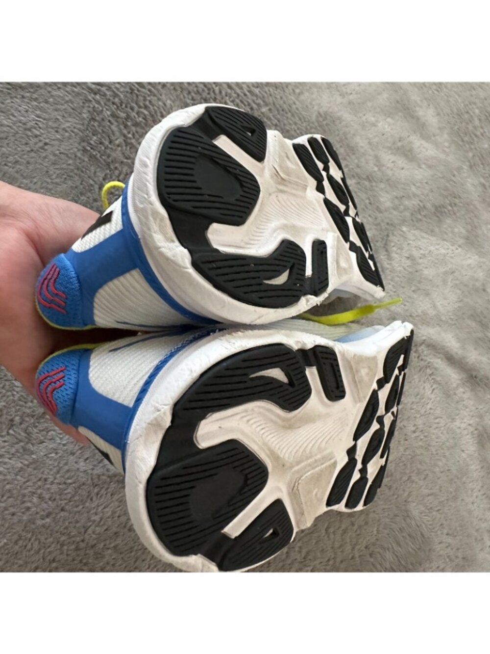 Hoka One One Clifton 9 Sneakers Tennis Shoes Youth Size 4.5 White - Picture 6 of 8